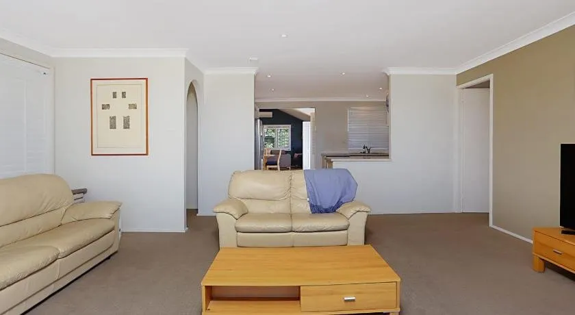 Stunning Home in Salamander Bay - Image 1