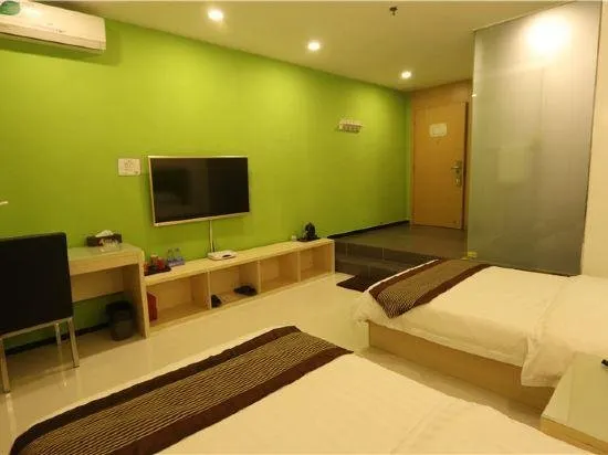 Home Yeah Hotel - Image 1