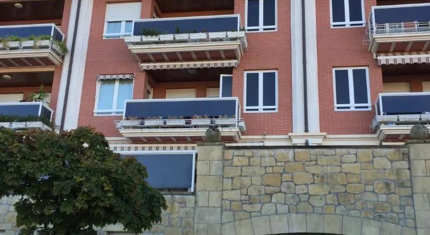 Apartamento Costa con Parking Privado - Image 1