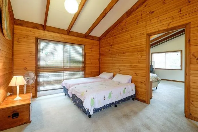 Breezes Redland - Image 1