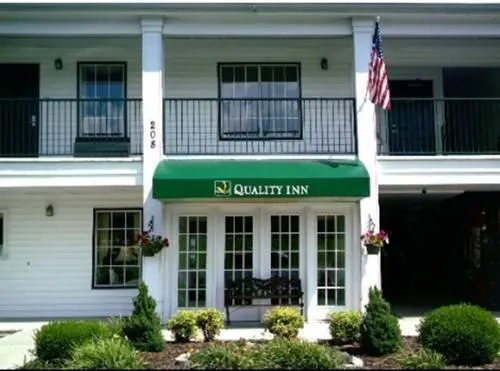 Red Roof Inn Jasper - Image 1