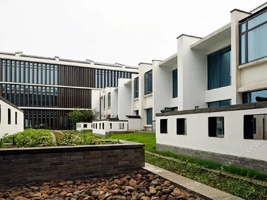 Jinling Mountain Villa, Tianquan Lake, Xuyi - Image 1