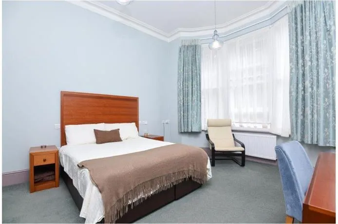 Riverside Apartments - Image 1