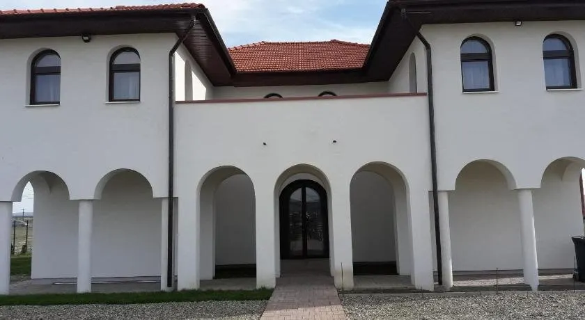 Pensiunea Casa Alba - Image 1