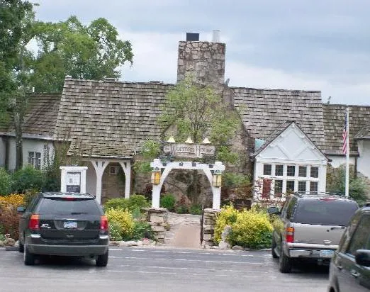 Big Cedar Lodge - Image 1