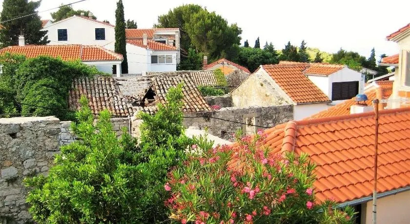 2 bedrooms appartement at Murter 500 m away from the beach with sea view balcony and wifi - Image 1