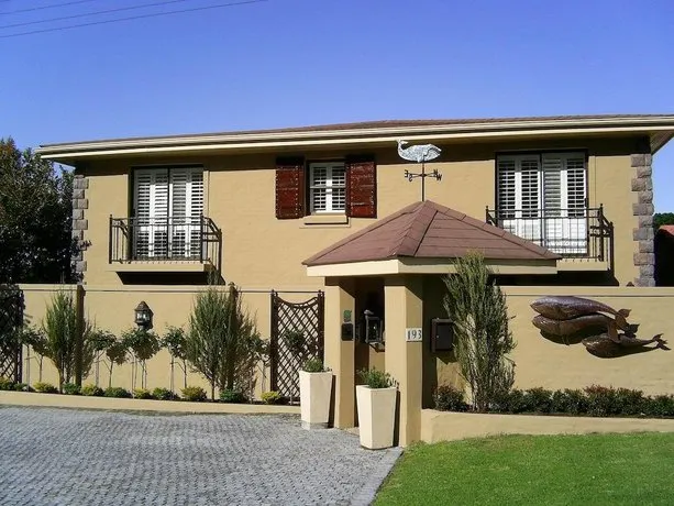 The Residence of Whales Collection - Les Baleines - Image 1