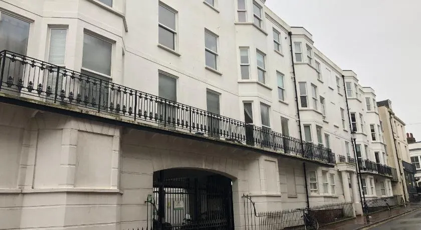 Burlington Street with Free Parking Nr Btn College, Hospital & Seafront - Image 1