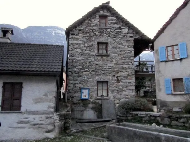 Rustico Ninfea - Image 1