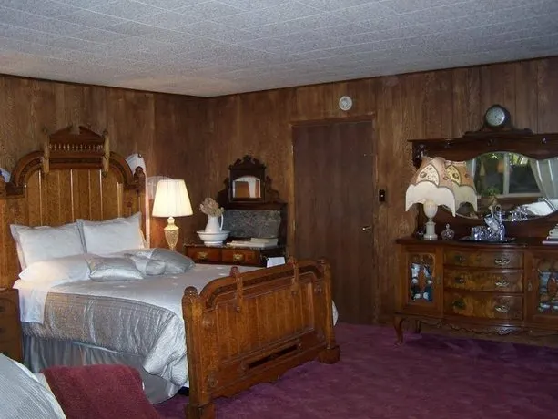 Judy's Inn - Image 1