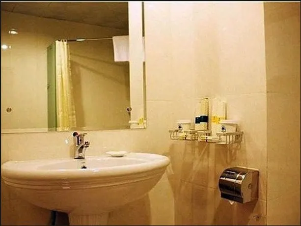 GreenTree Inn Anhui Fuyang Funan East Huaihe Road Express Hotel - Image 1