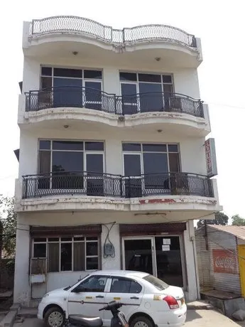 Hotel Amber - Image 1