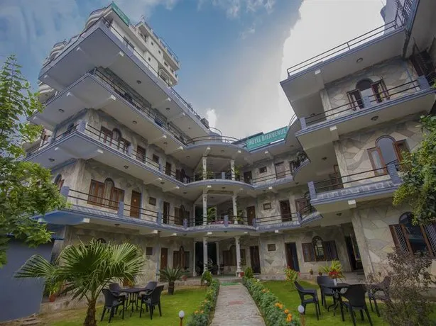 OYO 223 Hotel Bien Venue - Image 1