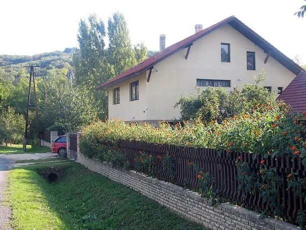 Erdőalja Vendégház - Image 1