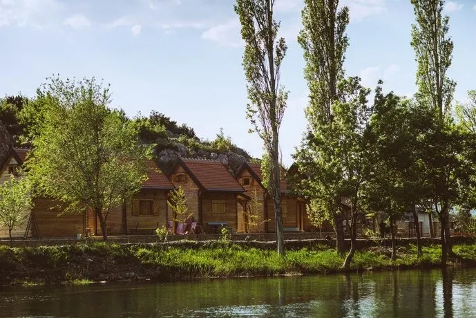 River huts Zrmanja - Image 1