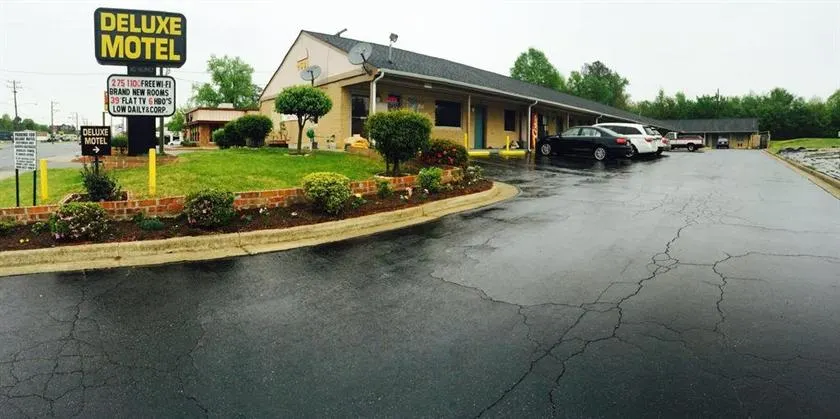 Deluxe Motel - Image 1