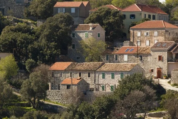 Studio Mali skalini - Image 1