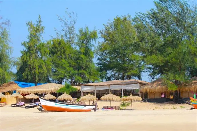 Bamboo Yoga Retreat - Image 1