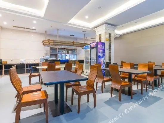 Float International Hotel - Image 1