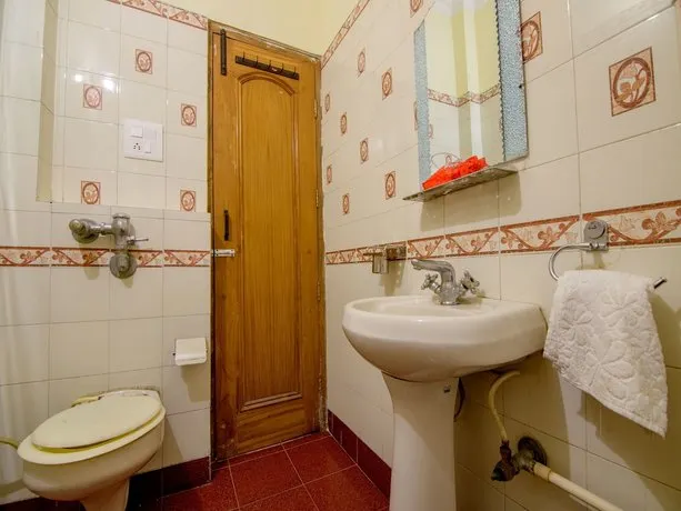 OYO 2729 Hotel HV International - Image 1