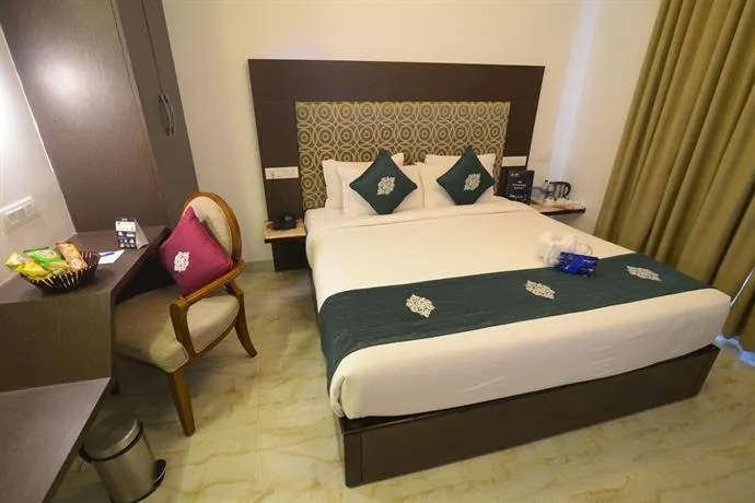 Oyo Premium Kk Nagar Lake View Road - Image 1