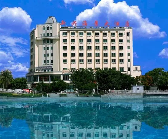 Emerging Seaview Hotel - Image 1