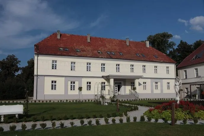 Hotel Court Park - Image 1