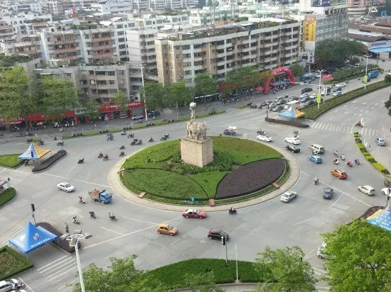 Zhuo Yue Business Hotel - Image 1