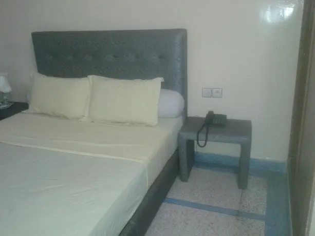 Hotel Smyhy - Image 1