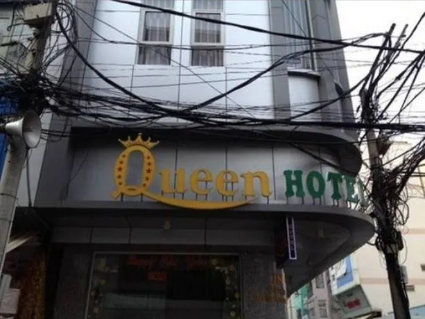 Queen Hotel - Image 1