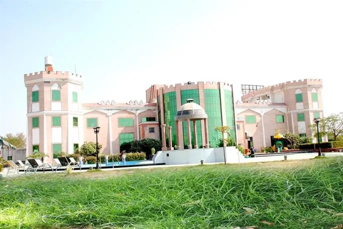 The Hallimax Club and Resort - Image 1