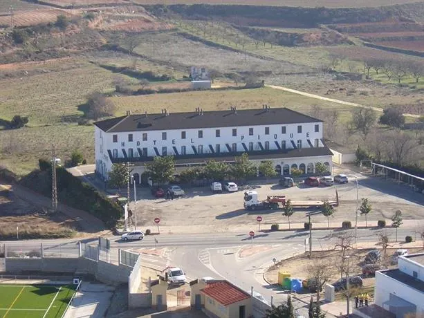 Piqué - Image 1