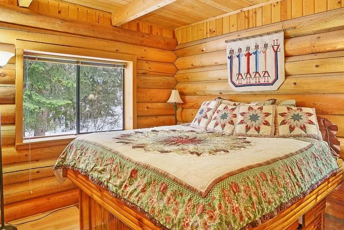 Marie's Cabin - Image 1