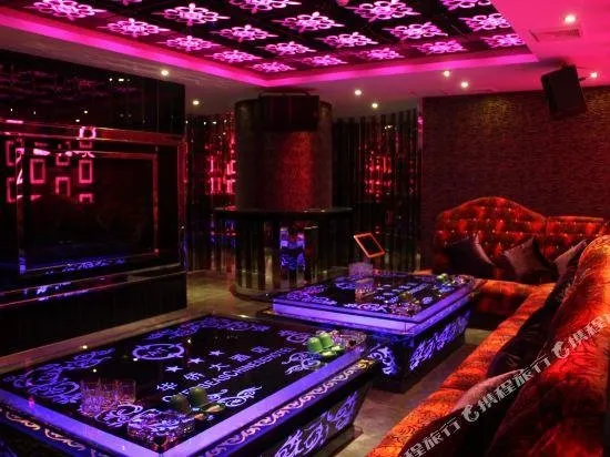 Overseas Chinese Hotel - Image 1