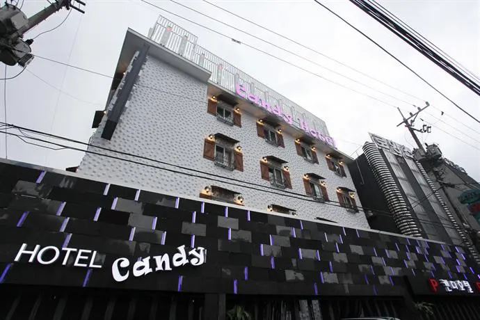 Hotel Candy - Image 1