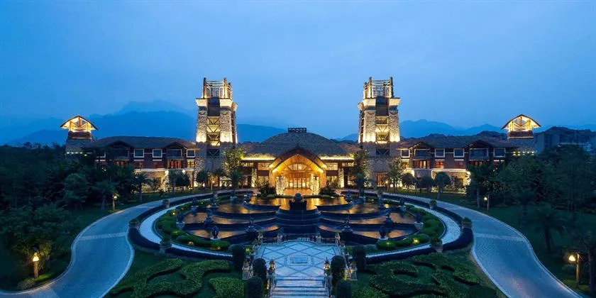 JZ Hotel Emei - Image 1