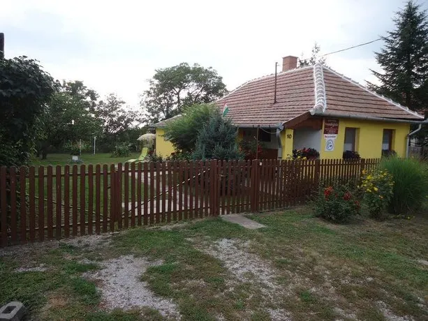 Napsugar Vendeghaz - Image 1