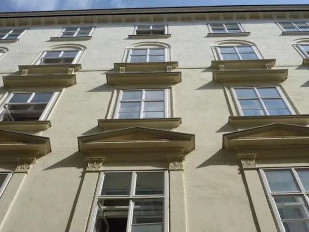Pubone AT Vienna Center - Image 1