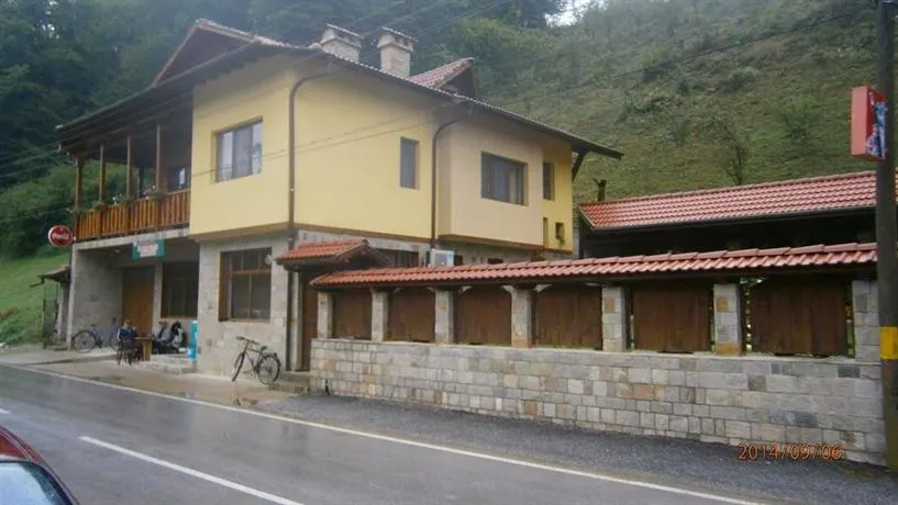 Guesthouse Dyskot - Image 1