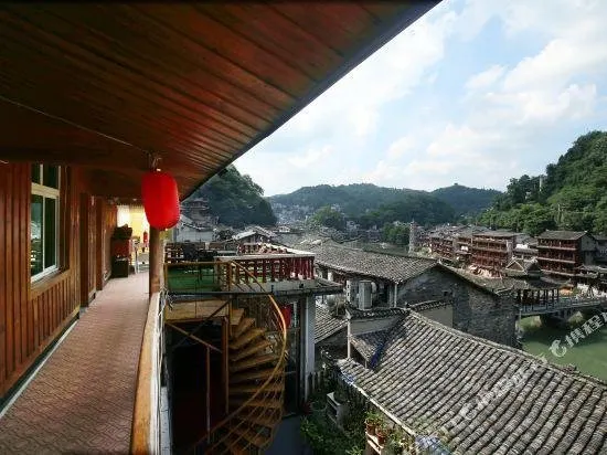 Fenghuang Soft Time Inn - Image 1