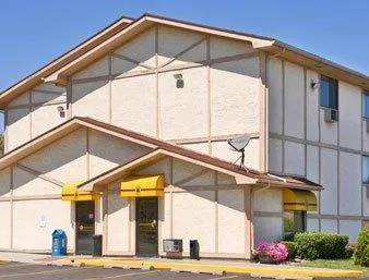 Basera Hotel - Image 1