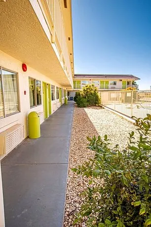 Budget Inn - Image 1