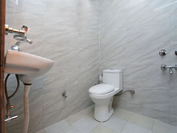 Hotel Le Comfort - Image 1