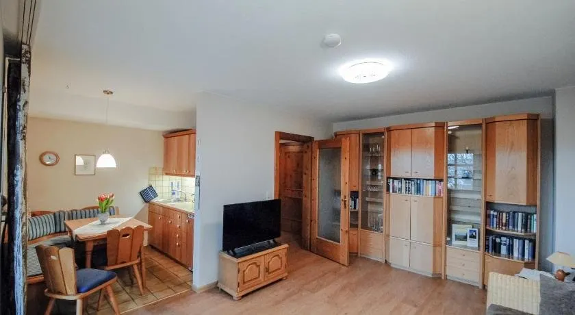 Ferienwohnung Alte Hofmark Neumayer - Image 1