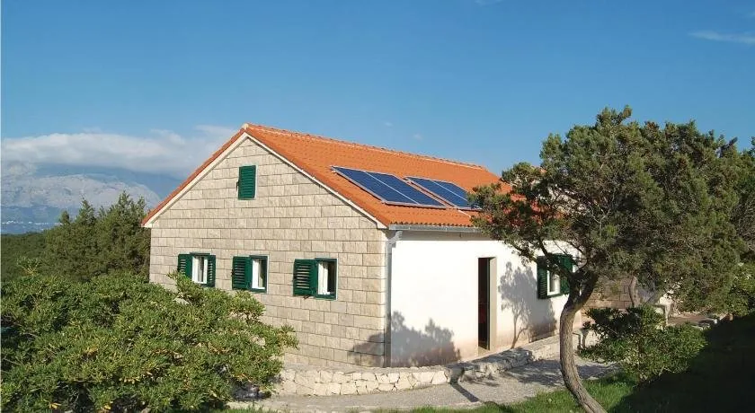 2 Bedroom Accommodation In Povlja - Image 1