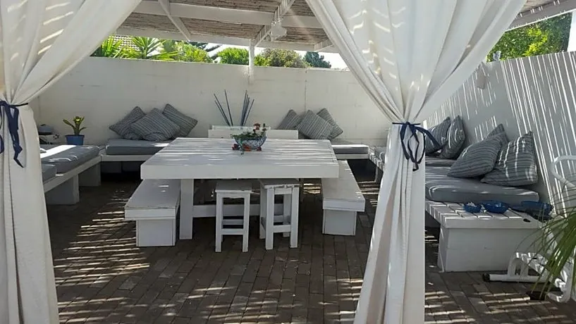Au Plais De Langebaan At Palm Tree Villa - Image 1