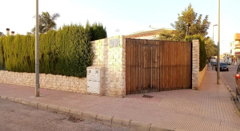 Casa de madera con piscina privada - Image 1