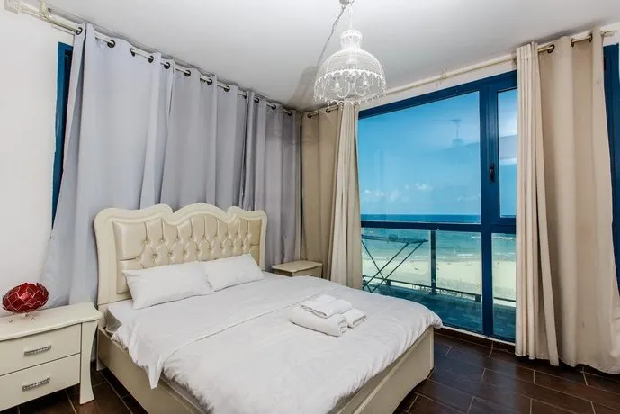 Herbert Samuel - Apartments By The Beach - Image 1