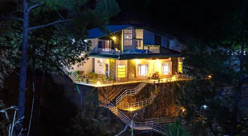 LivingStone Chail - Image 1