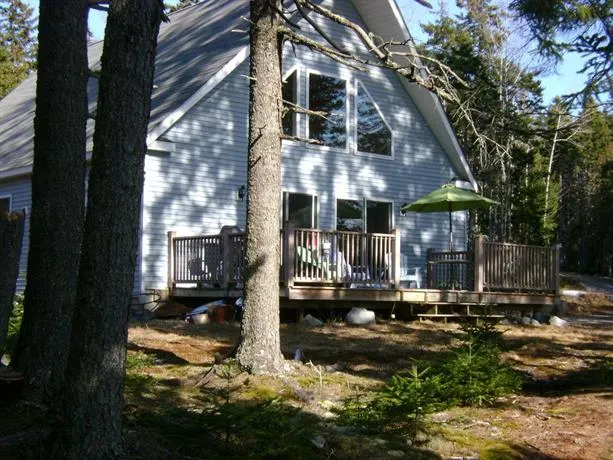 Oceanfront Hancock Cottage - Image 1